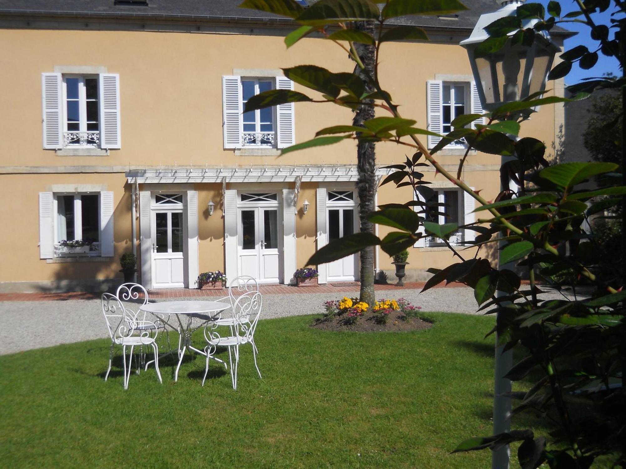 D'hotes La Gloriette Bed & Breakfast